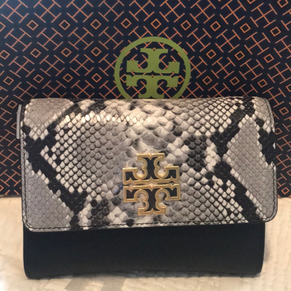 ❤️🆕NWT Tory Burch Britten Chain Wallet - Picture 4 of 8